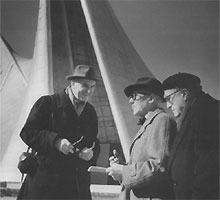 Le Corbusier, Varèse et Louis Kalff (directeur de Philips)